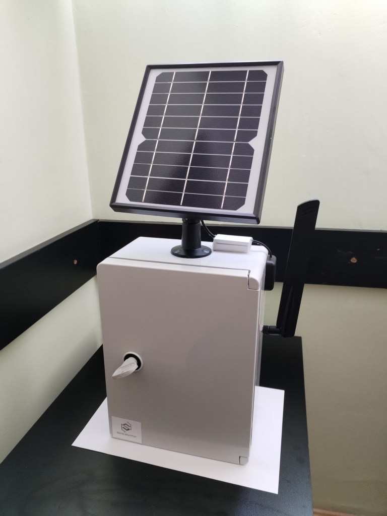 Outdoor IoT Station - SensMonitor